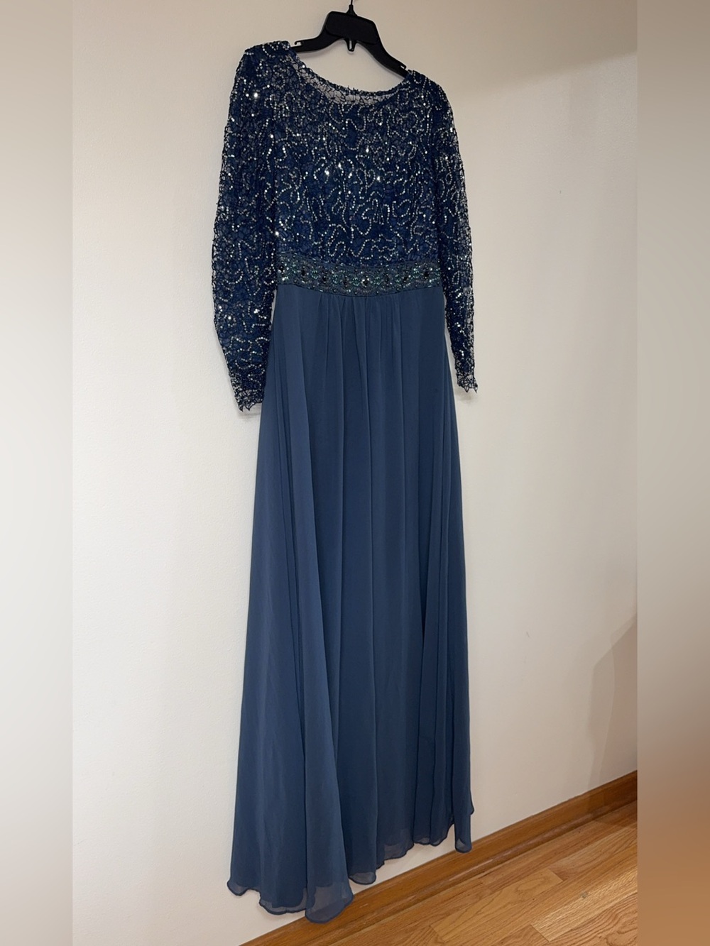 DECODE 1.8 Formal Dress Size 8 Long Sleeve Dress Sequin Lace Chiffon Steel Gray